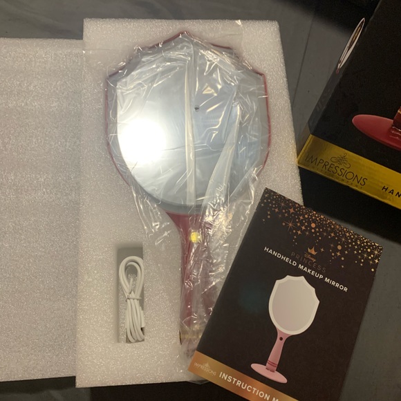 IMPRESSIONS DISNEY SNOW WHITE HAND MIRROR LED - Picture 5 of 5